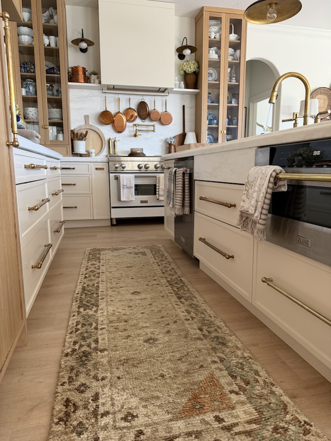 Kitchen work aisle