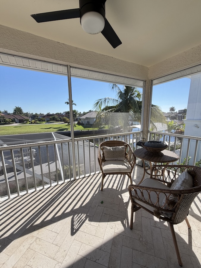 Upstairs balcony over the canal