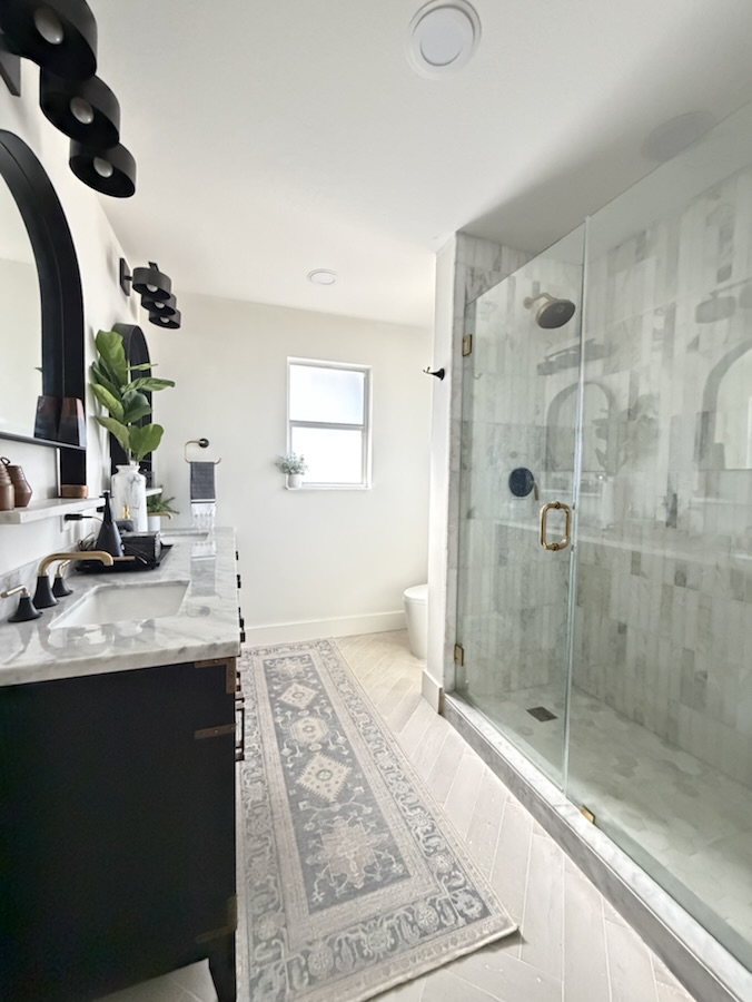 Bath with glass shower